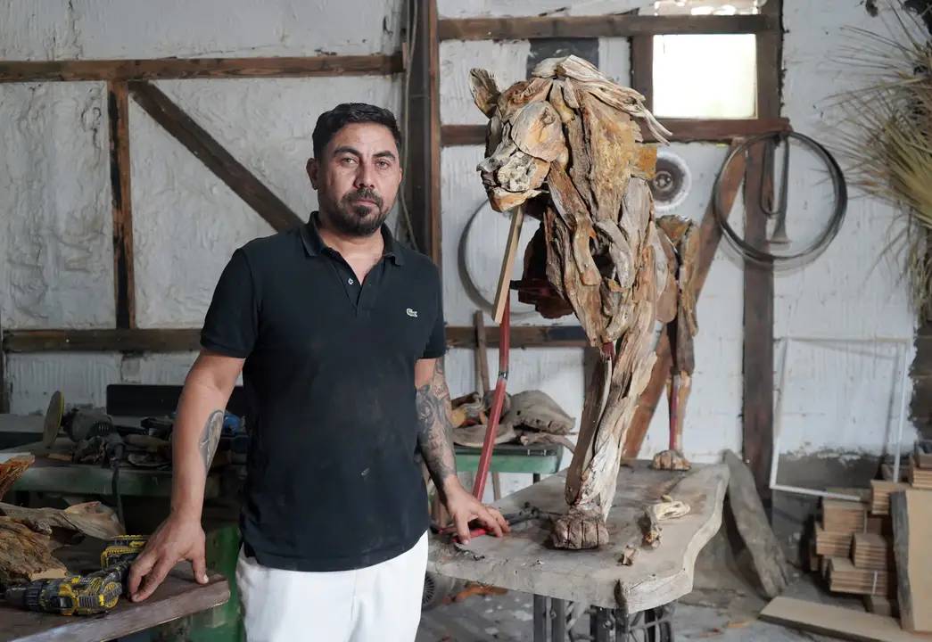 Antalya'da Öldürülen Aslan Zeus’un Heykeli Yapıldı 1